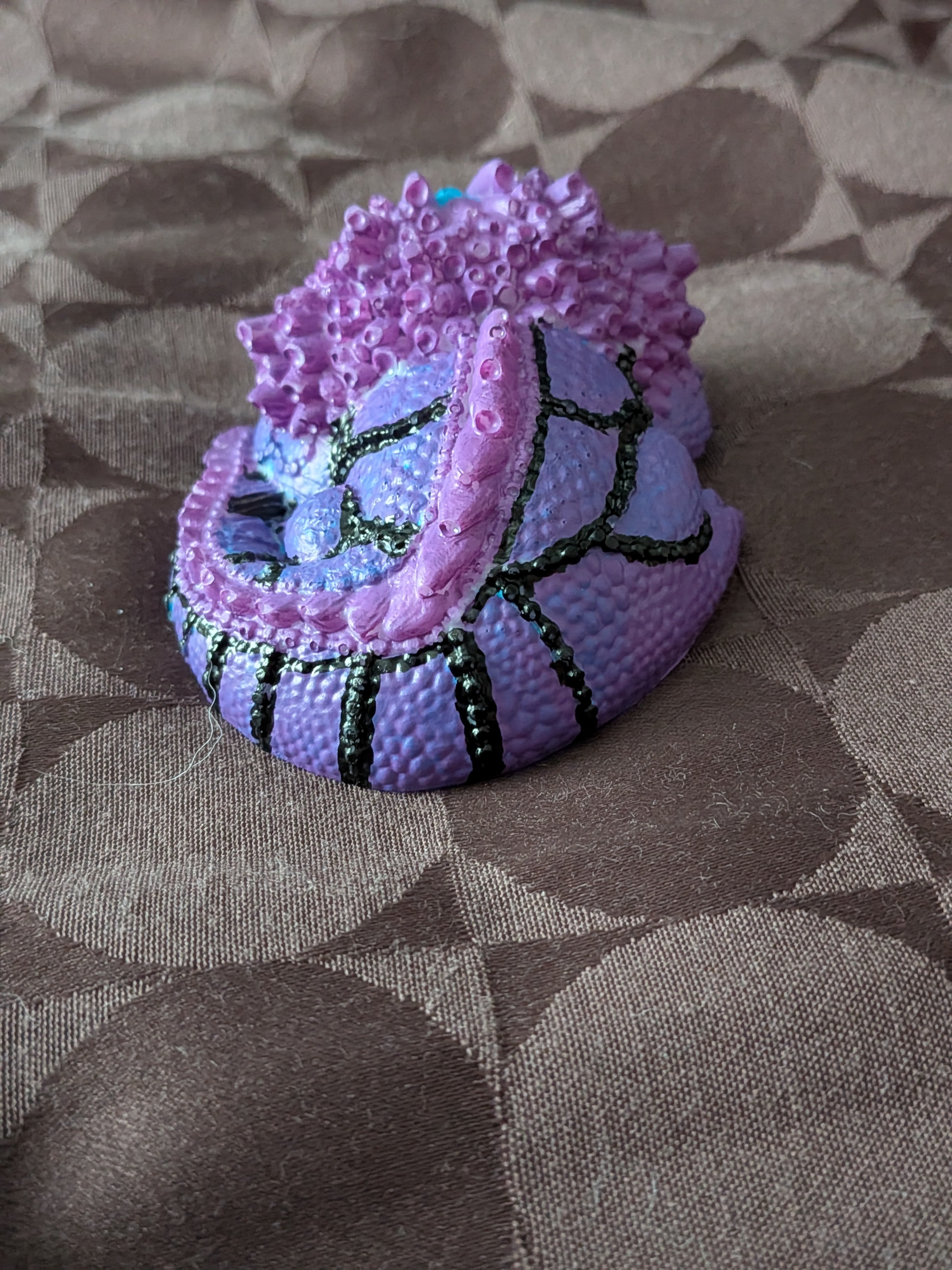 Purple resin salamander