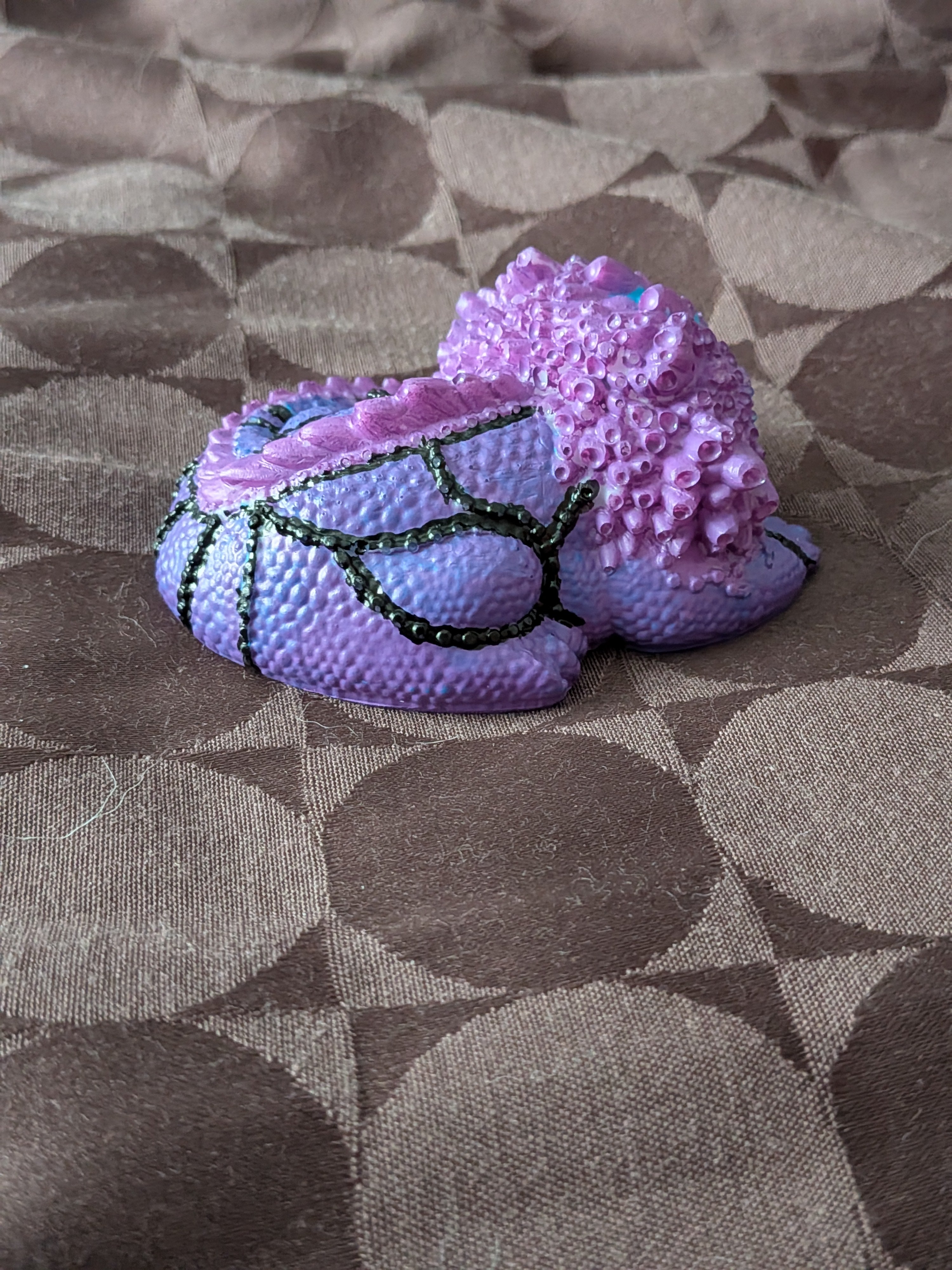 Purple resin salamander
