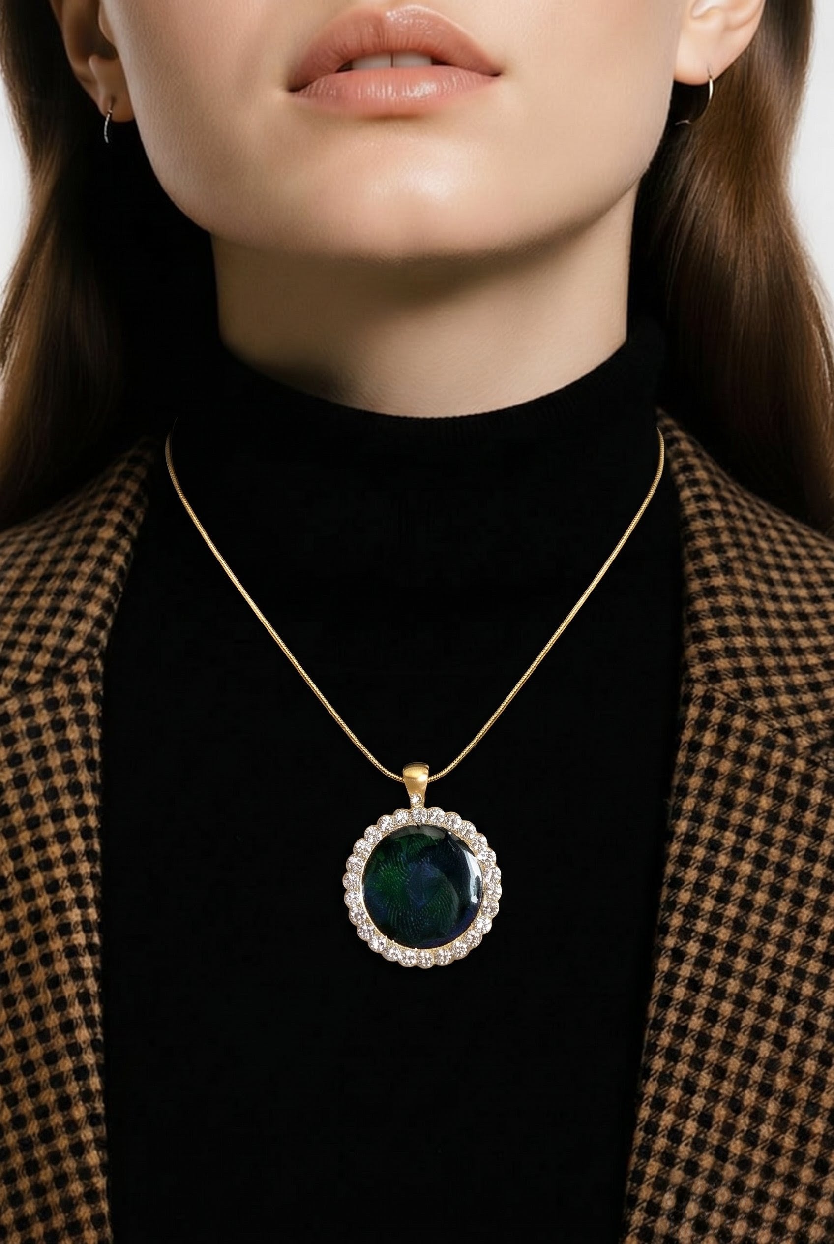 Regal necklace