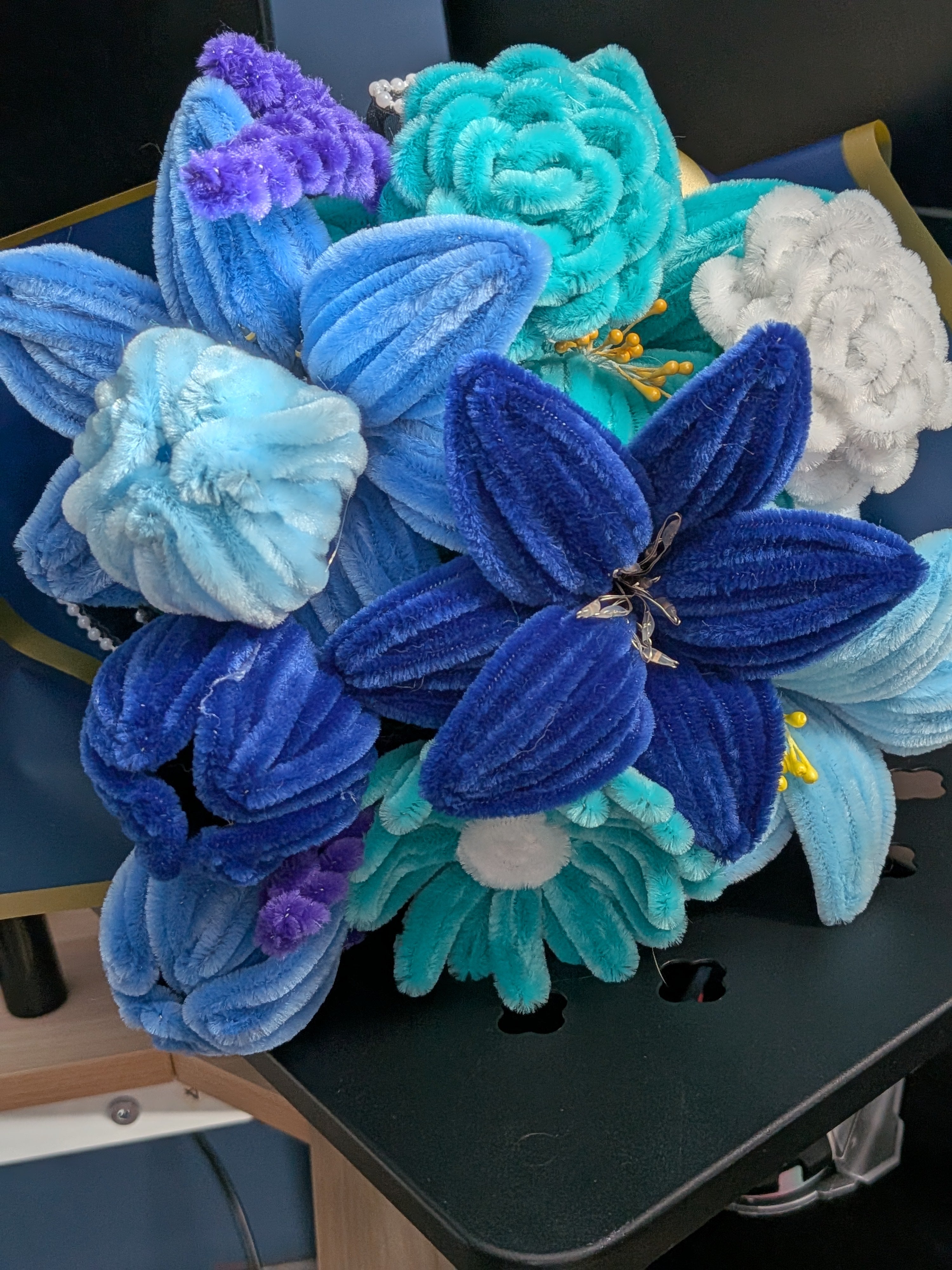 Blue light bouquet